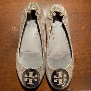 Tory Burch Reva silver metallic logo ballet flats